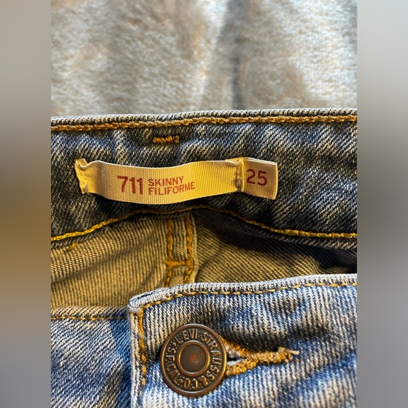 Blue Levi’s - Picture 2 of 4